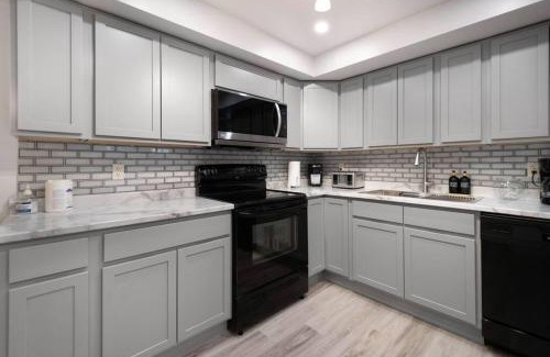 Moncton Apartamento | Gorgeous Urban Retreat in the Heart of Moncton