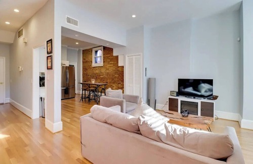 North Capitol Street Casa | Gorgeous Victorian Townhome with Balcony in Vibrant Washington.