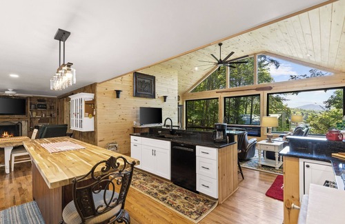 Blairsville Cabina | Gorgeous View of Lake Nottely!