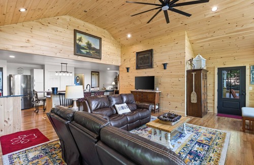 Blairsville Cabina | Gorgeous View of Lake Nottely!