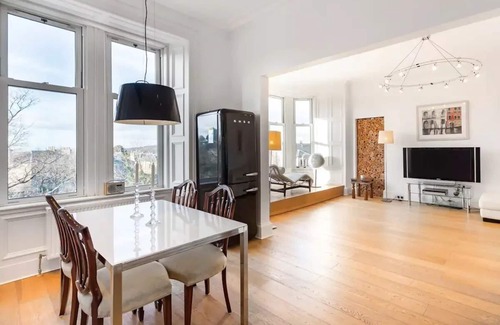 Merchiston Apartamento | Gorgeous Views from an Elegant Apartment in Bruntsfield