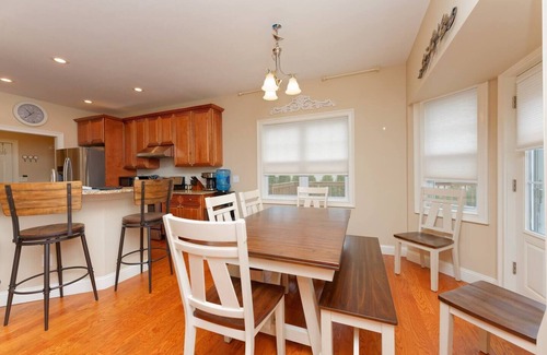 Round Lake Casa | Gorgeous Views of Round Lake, Minutes to Saratoga