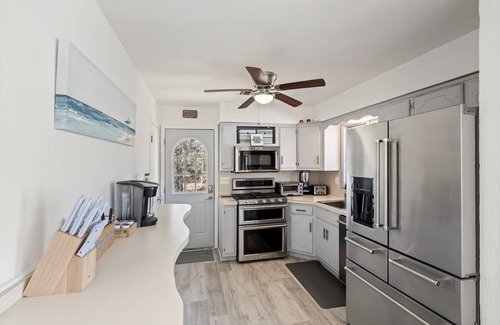 Lanoka Harbor Casa | Gorgeous Waterfront 3-bedroom house in charming Berkeley Township