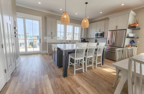 Cape Charles Casa | Gorgeous water views, a private swimming pool & easy access to private beach!