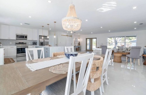 Garden Isles Casa | Gorgeous Waterfront Luxe Home w/ Heated Pool. Perfect Location!