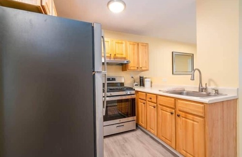 New Haven Casa | Gorgeous Waterfront 2 Bedroom 1 Bath Modern Home.