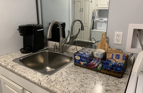 Loudon Apartamento | Gorgeous Waterfront -Non Smoking -Private Basement Suite