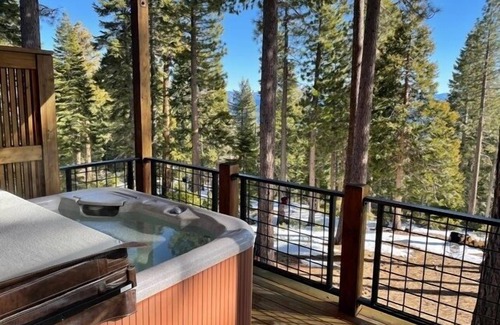 Tahoe Woods Casa | Tahoe Sun- remodelado hermosa casa, Lakeview, Hottub, Animales domésticos bienvenidos