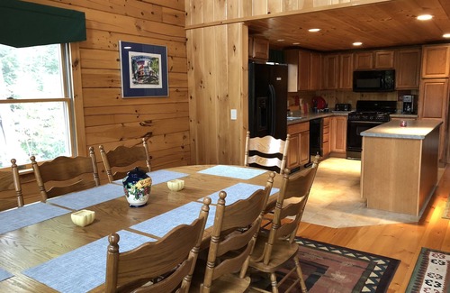 Franconia Casa | Hermosa White Mountain Log Home en Franconia - Caminata, bicicleta, golf, esquí y más