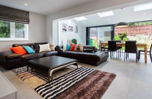 West Hill Casa | Impresionante casa de 5 habitaciones en el hermoso Wimbledon. Perfecto para familias (Veeve)