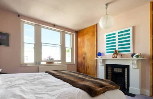 St. Helen's Apartamento | Gorgeous writer's loft style flat nr portobello rd