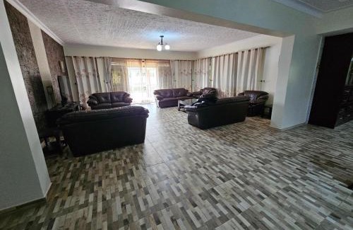 Northern Region Cama Y Desayuno | Gorilla African Guest House