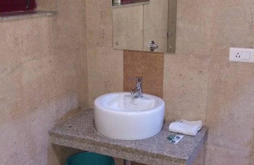 Mandi Hotel | Goroomgo Balaji Home Stay Himachal Pradesh