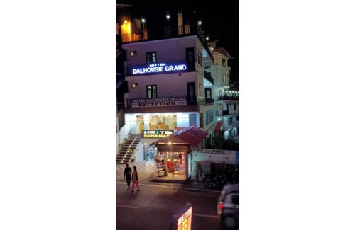 Banikhet Hotel | Goroomgo Dalhousie Grand Banikhet