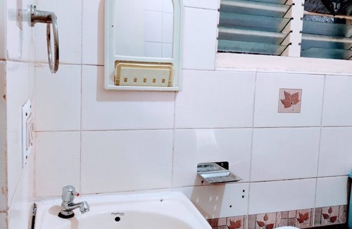 Yeshwanthpur Hotel | Goroomgo Kaveri Deluxe Lodge Bengaluru