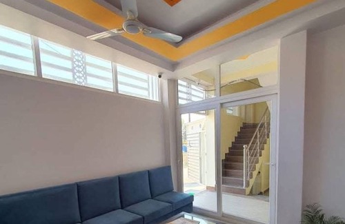 Allahabad Hotel | Goroomgo Mahadeva Homes Guest House Prayagraj