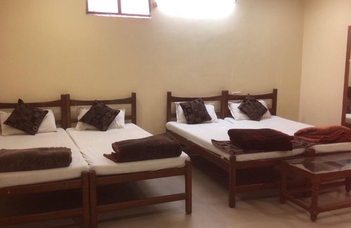 Harda Hotel | Goroomgo Mourya Inn Madhya pradesh