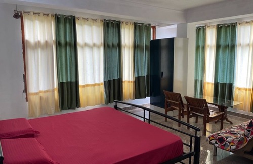 Shimla Hotel | Goroomgo Ridhabhi Homes and Vacation