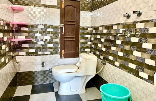 Banikhet Hotel | Goroomgo Sahara Inn Dalhousie