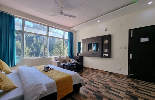 Banikhet Hotel | Goroomgo Stay Well Chamba