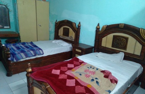 Rakabganj Hotel | Goroomgo Viren International Agra