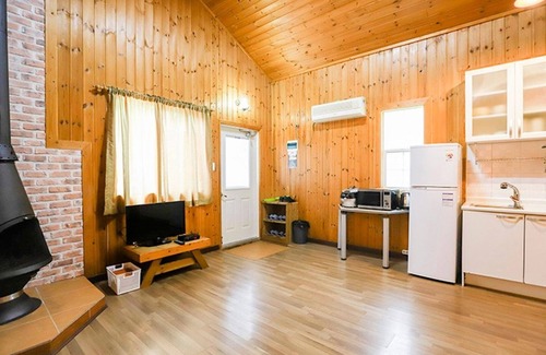 Goseong Casa | Goseong Gureumwiui Sanchaek Pension
