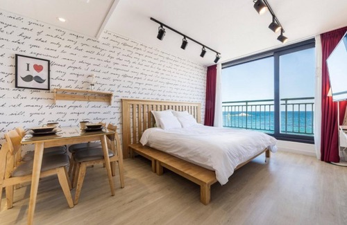 Sokcho Casa | Goseong Little Square Pension