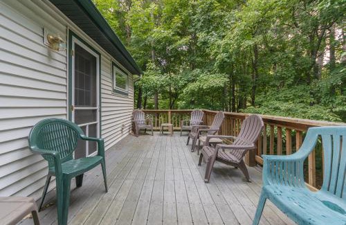 Saugatuck Casa | Goshorn Lake #27 - Shared pool and Goshorn Lake beach access