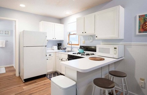 Saugatuck Cabaña | Goshorn Lake Resort Cottage #17