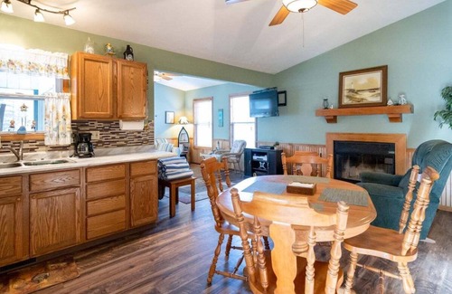 Saugatuck Cabaña | Goshorn Lake Resort Cottage #22