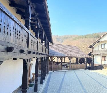 Rozavlea Casa | Gospodaria Klaus