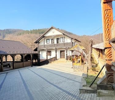 Rozavlea Casa | Gospodaria Klaus