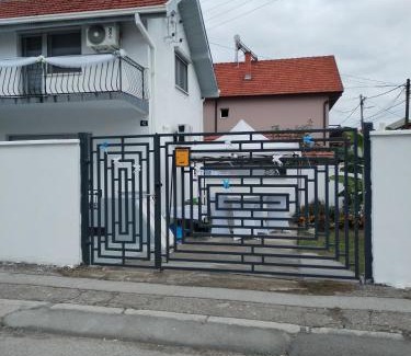 Leskovac Apartamento | Gostinska kuća