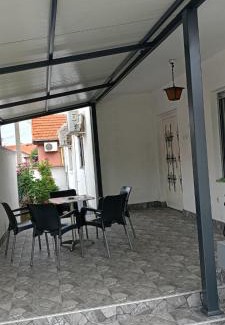 Leskovac Apartamento | Gostinska kuća