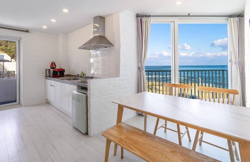 Sokcho Casa | Gosung Stager