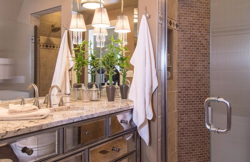 Trumansburg Cama Y Desayuno | Gothic Eves Inn and Spa Bed and Breakfast