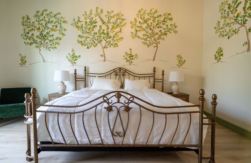 Biloxi Hotel | Government St. Balcony Suite 207