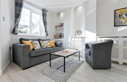 Mumbles Villa | Gower for Groups - sleeps 12