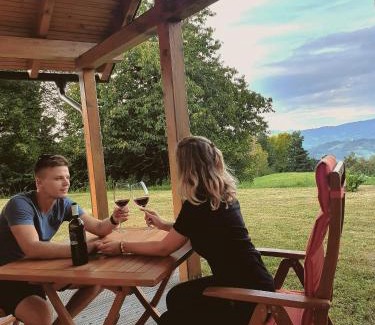 Hrastnik Casa | Gozdarjeva koča nad Rimskimi Toplicami