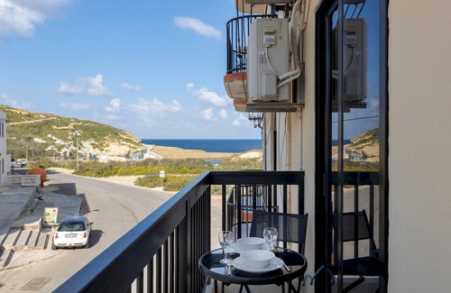 Marsalforn Apartamento | Gozo Charming Apt Near Salt Pans