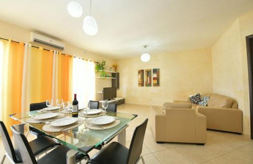 Qala Apartamento | Gozo Spacious Apartment with Large Communal Pool