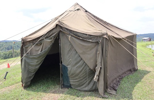 Lynx Alquiler De RV | GP Military Tent - Custer