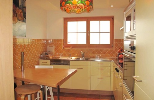 Schoenried Apartamento | Grüenbüelti by Interhome