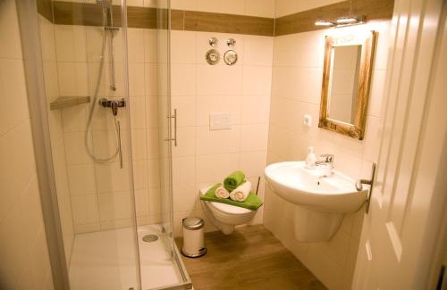 Burg-Dorf Apartamento | Grüner Wald