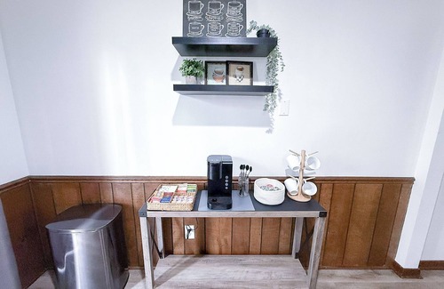 Grand Rapids Casa | GR Retreat - 2BR, Mins from Downtown & Restaurants, Nintendo Switch & Games