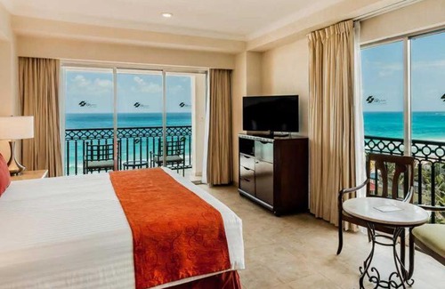 Punta Cancún Hotel | GR Solaris All Inclusive Resort
