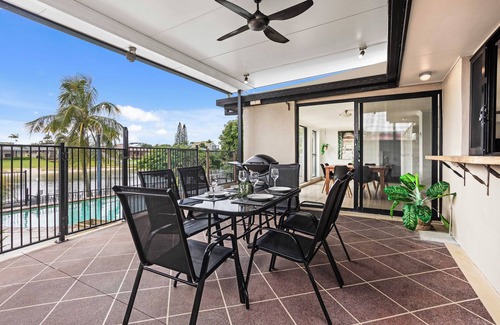 Mermaid Waters Casa | Grab the family for your next Vacay!