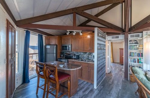 South Nags Head Casa | Grab your Front Row Seats To(o) this oceanfront home in South Nags Head NC!