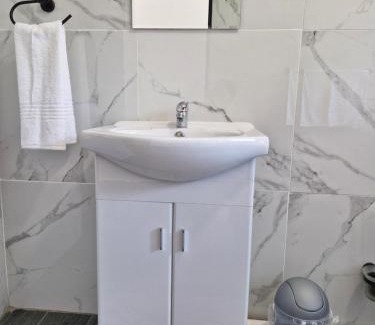 Port Edward Casa | Grace Avenue Townhouse & Studio