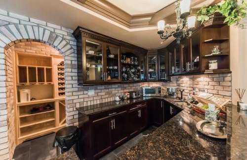 Surrey Casa | Grace Guest House